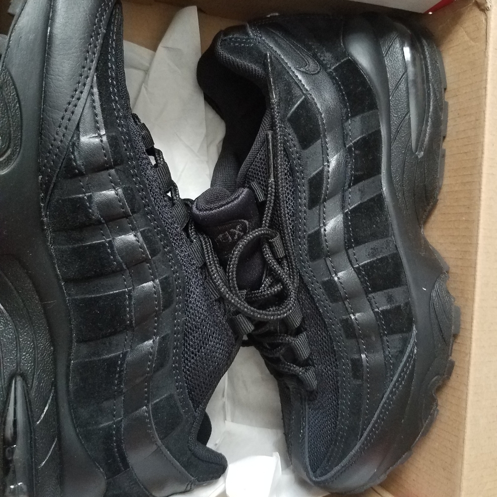 NIKE AIRMAX'95 Size 4.5Y